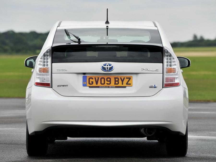  Toyota Prius 2009 года  (UK) (фото 13 из 15)